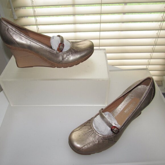 Kenneth Cole Reaction "Cede the Way" Bronze Wedge Heels Size 8 | Mary Jane - Picture 5 of 6